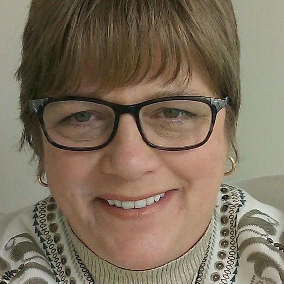 Meet your Posher, Debbie - Picture 1 of 1